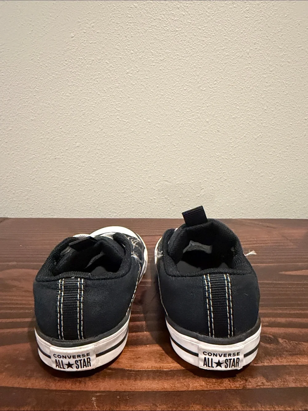 Converse Slip On Size: 9C